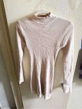 Ribbed Mock Neck Long Sleeve Top in Beige